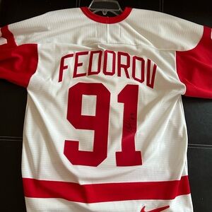 Authentic Detroit Red Wings Fedorov signed jersey.